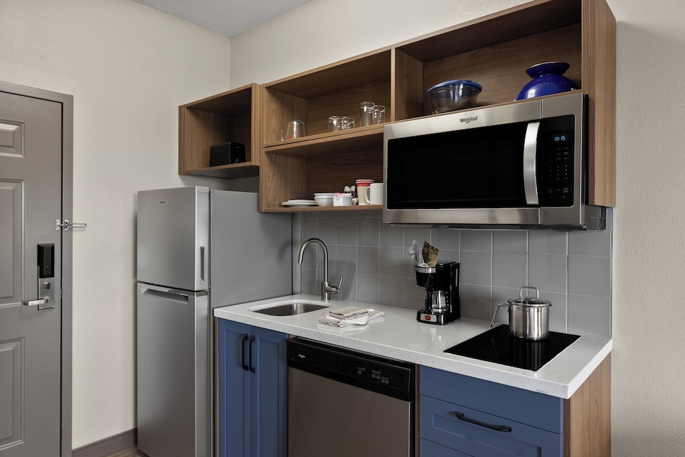 Candlewood Suites Yuma by IHG - photo 20