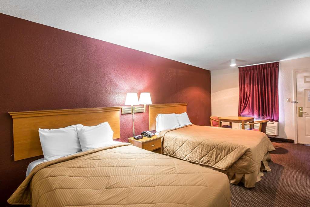 Rodeway Inn Expo Center - photo 13