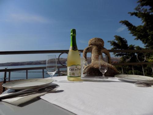 Apartmans Martha — 4-Star Luxury Hotel in Karlobag, Croatia