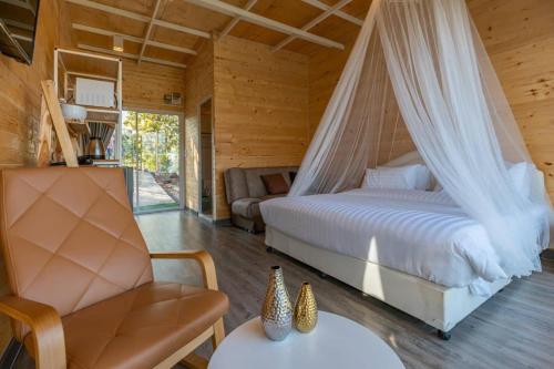 แคมป์ต๊ะต่อนยอน แม่กำปอง เชียงใหม่ Camp Ta Torn Yorn Maekampong Chiang Mai — 4-Star Luxury Hotel in Mae On, Thailand