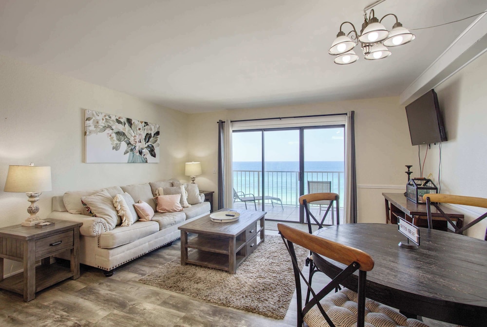 Ocean View Retreat Beachfront Bliss — 4-Star Luxury Hotel in Panama City Beach, United States