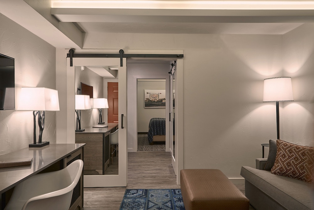 Fredericksburg Inn & Suites - photo 31