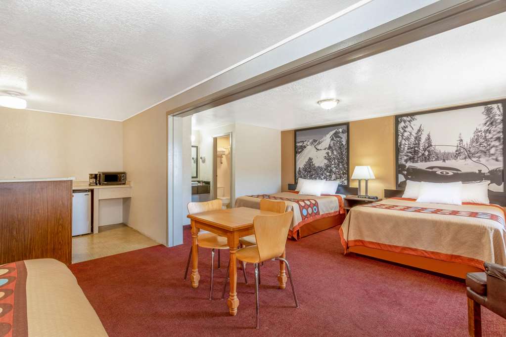 Super 8 by Wyndham Evanston - photo 14