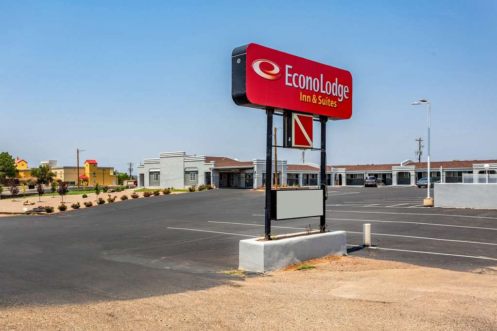 Econo Lodge - carbon neutral hotel in Santa Rosa