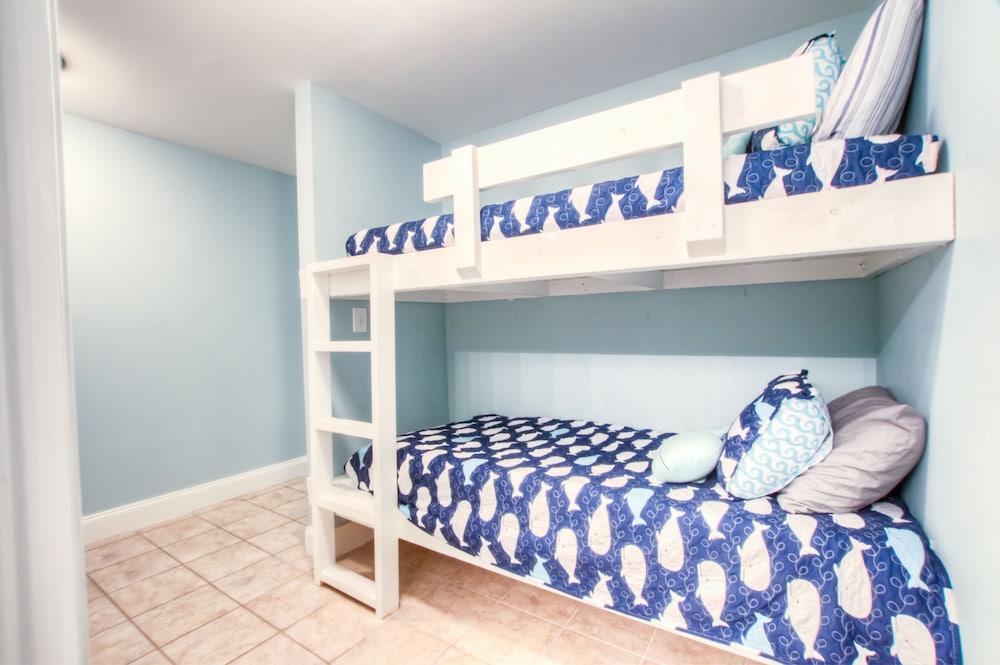 Laketown Wharf Resort by Aneliya's Rentals - photo 150
