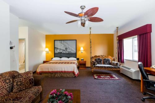 Super 8 by Wyndham Salina - photo 21