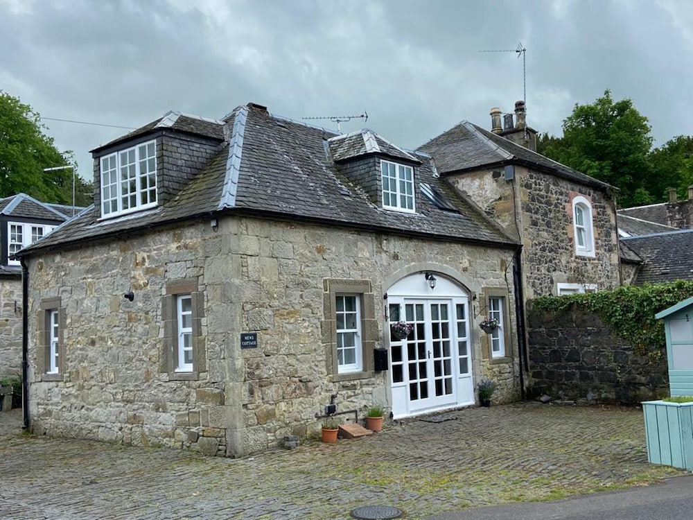 Charming Barn Conversion on Private Estate — hotel in Kilmarnock