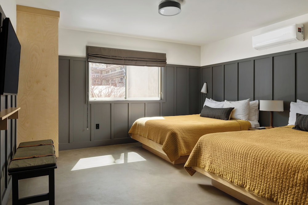 The Coachman Hotel - photo 29
