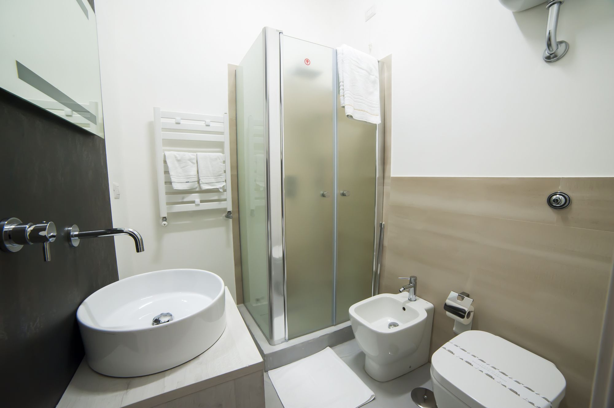 Dada Suite — 4-Star Luxury Hotel in Naples, Italy