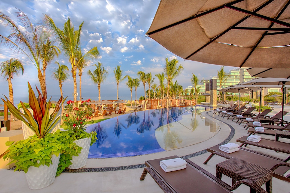 Infinity pool