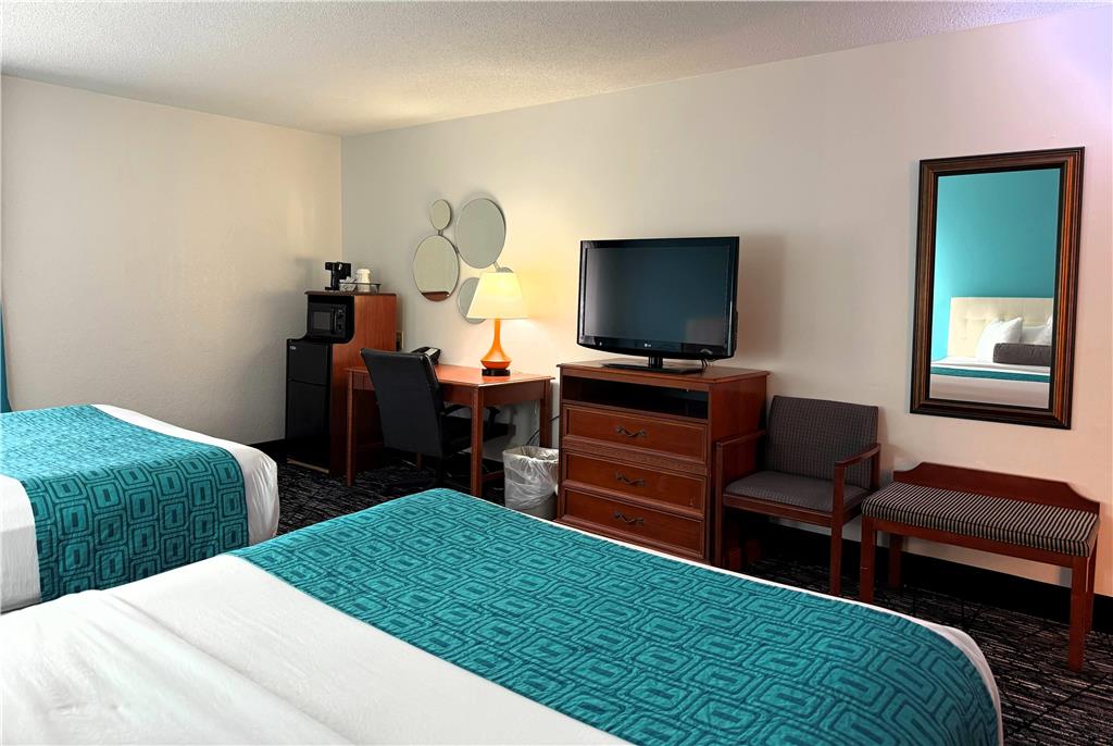 Howard Johnson by Wyndham Evansville East - photo 19