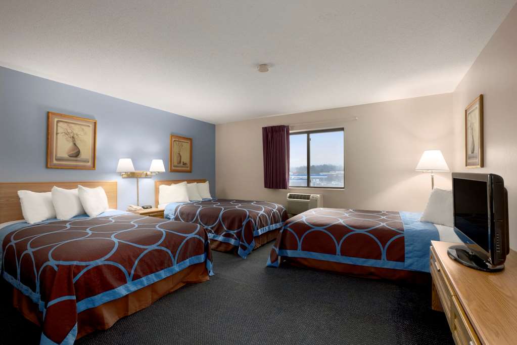 Super 8 by Wyndham Cromwell Middletown - photo 17