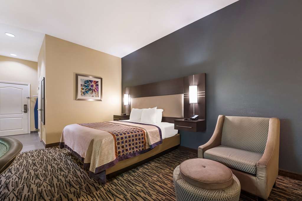 Best Western Bradbury Inn & Suites - photo 14