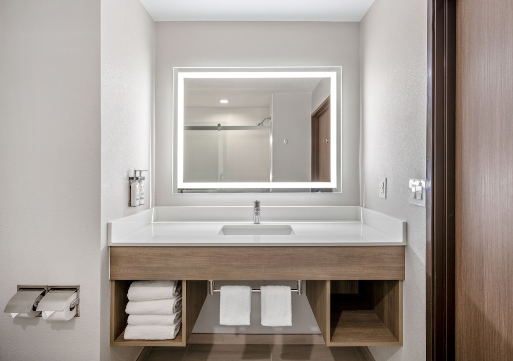 Holiday Inn Express San Diego South National City by IHG - photo 15