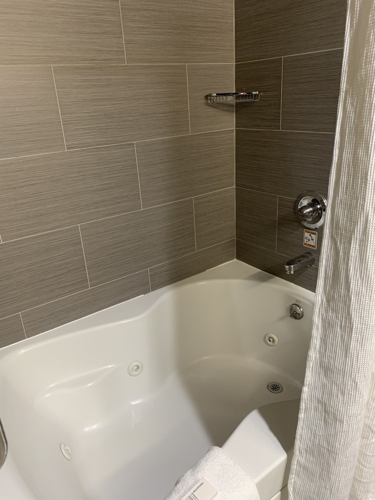 Fairfield Inn & Suites by Marriott New York Staten Island - photo 18
