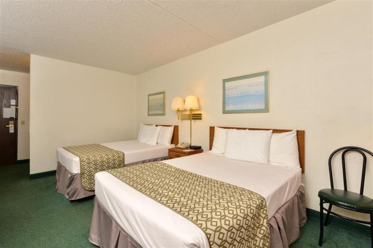 OYO Hotel Pipestone MN Canterbury Park - photo 16