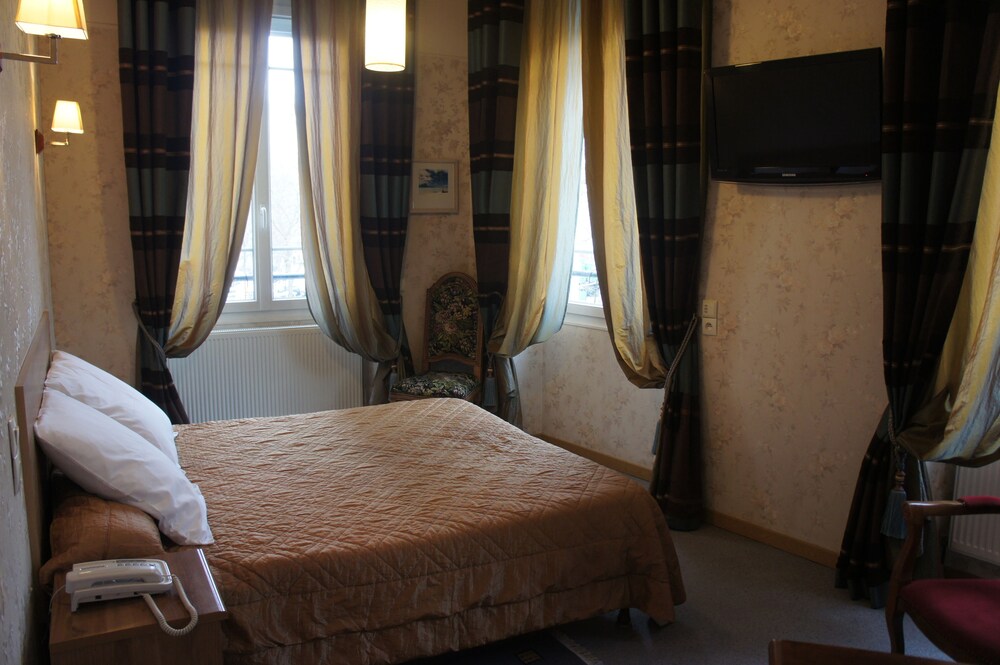 Les Chansonniers - last minute hotel in Paris