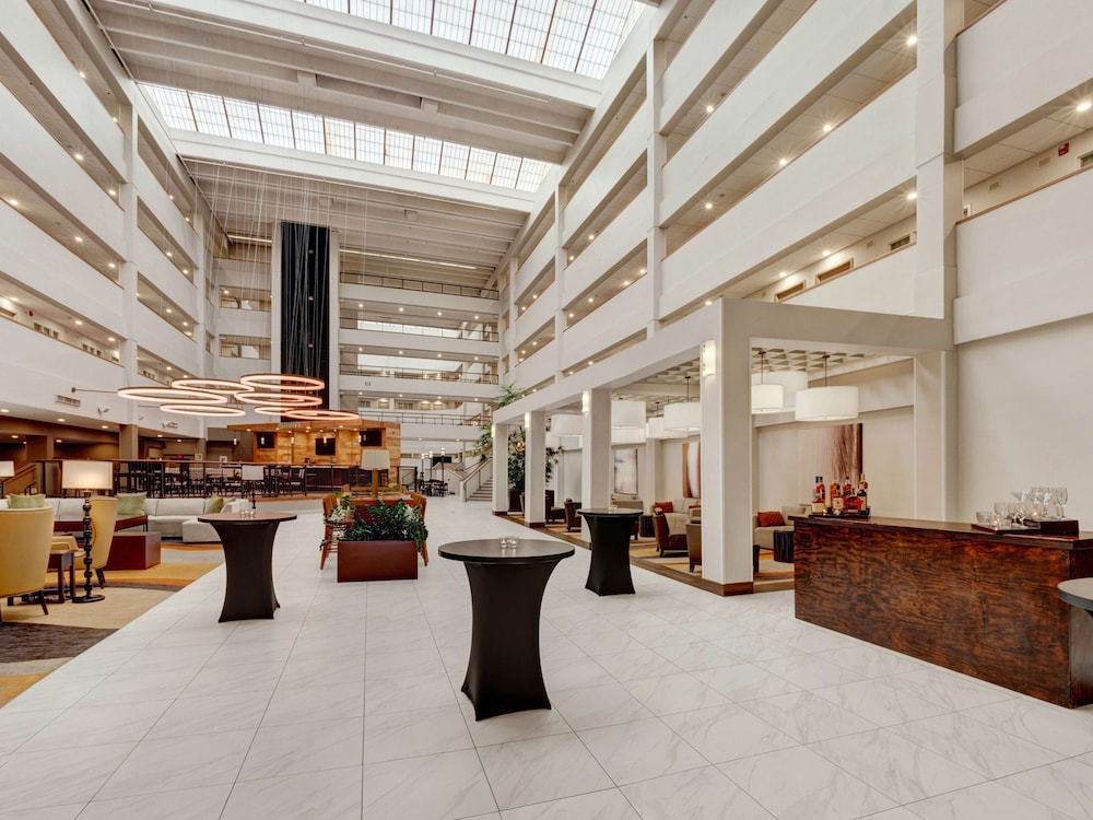 Embassy Suites by Hilton Milwaukee Brookfield - photo 7