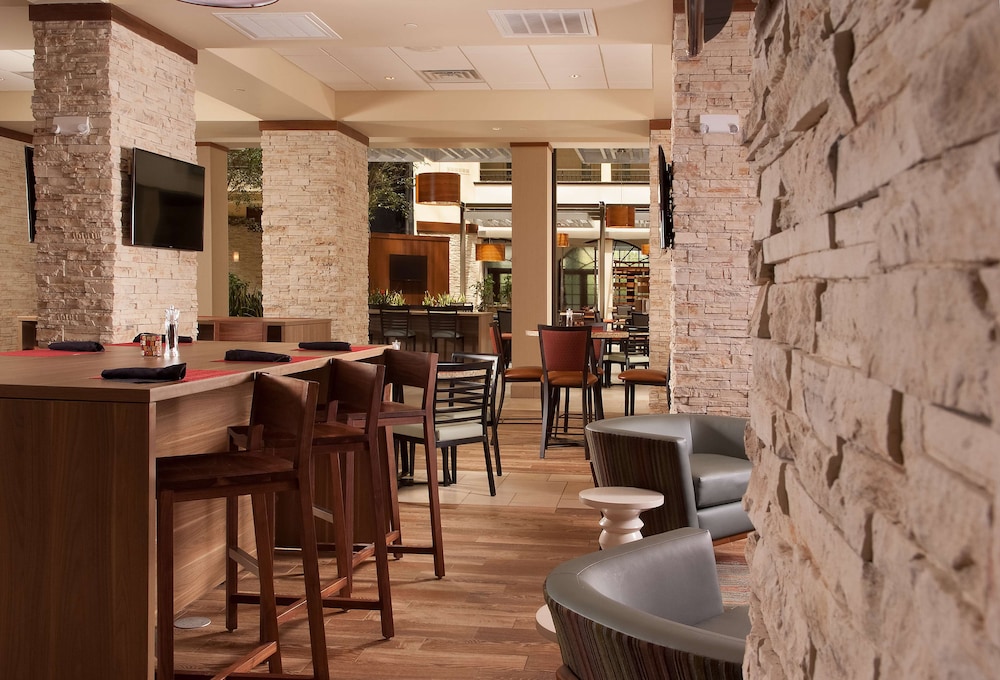 Embassy Suites by Hilton Nashville Airport - photo 39