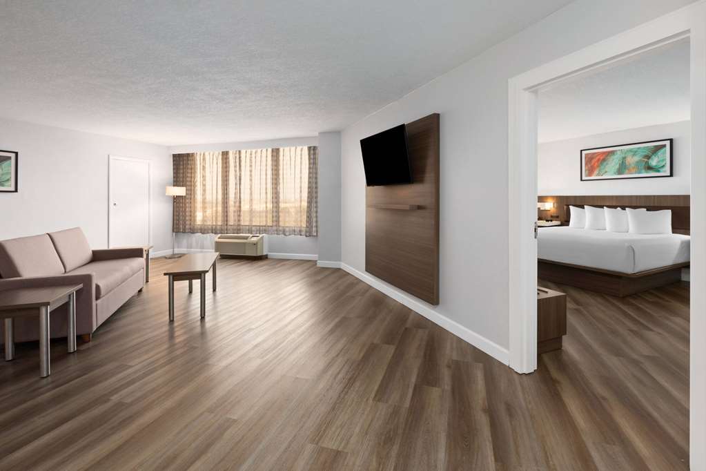 Wyndham Garden Norfolk Downtown - photo 36