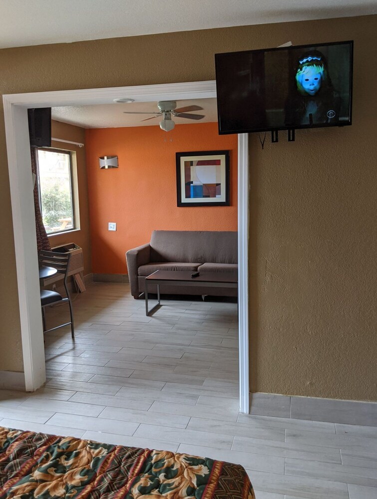 OYO Hotel Lake Charles Hwy 10 - photo 17
