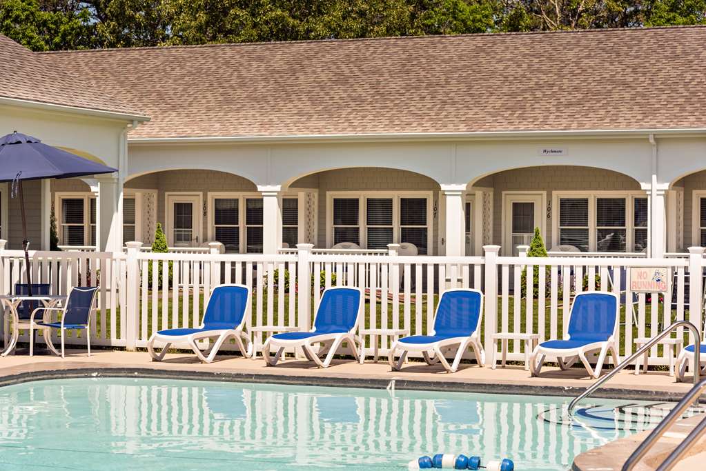 Commodore Inn - photo 3