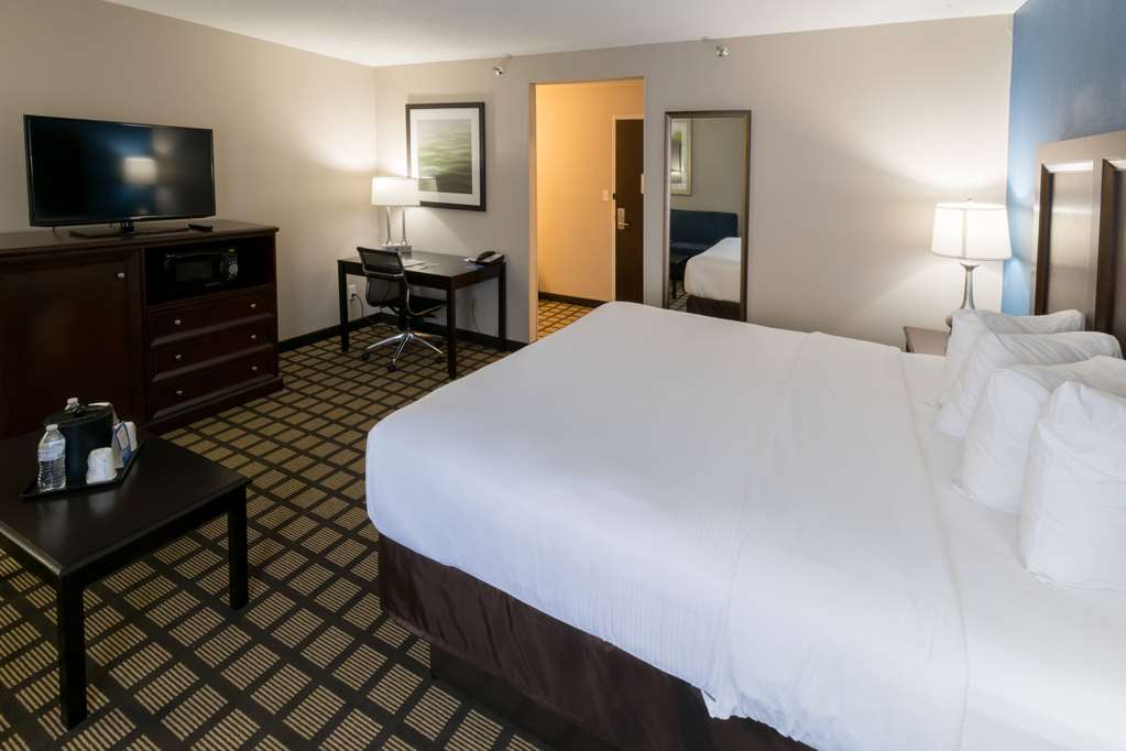 Baymont by Wyndham Detroit Airport Romulus - photo 9