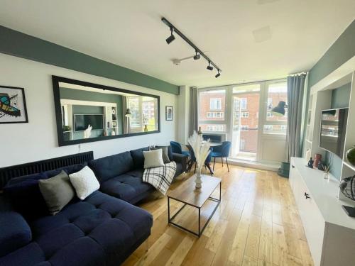 NEW Deluxe Central 2Bed Beautiful Apartment Old St — 4-Star Luxury Hotel in London, United Kingdom