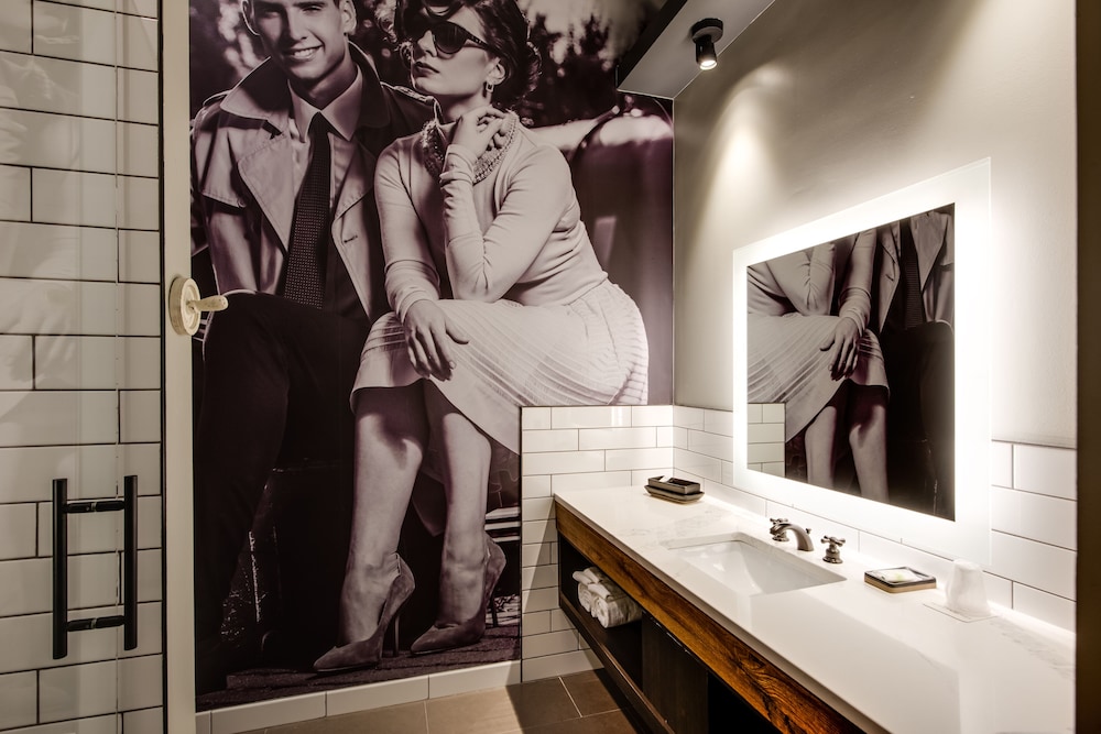 Hotel Crosby - photo 40