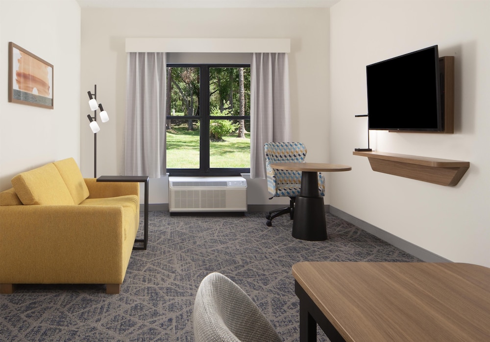 Hampton Inn & Suites Tampa North - photo 26