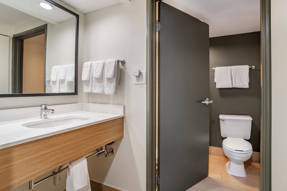Spark by Hilton Kannapolis - photo 23
