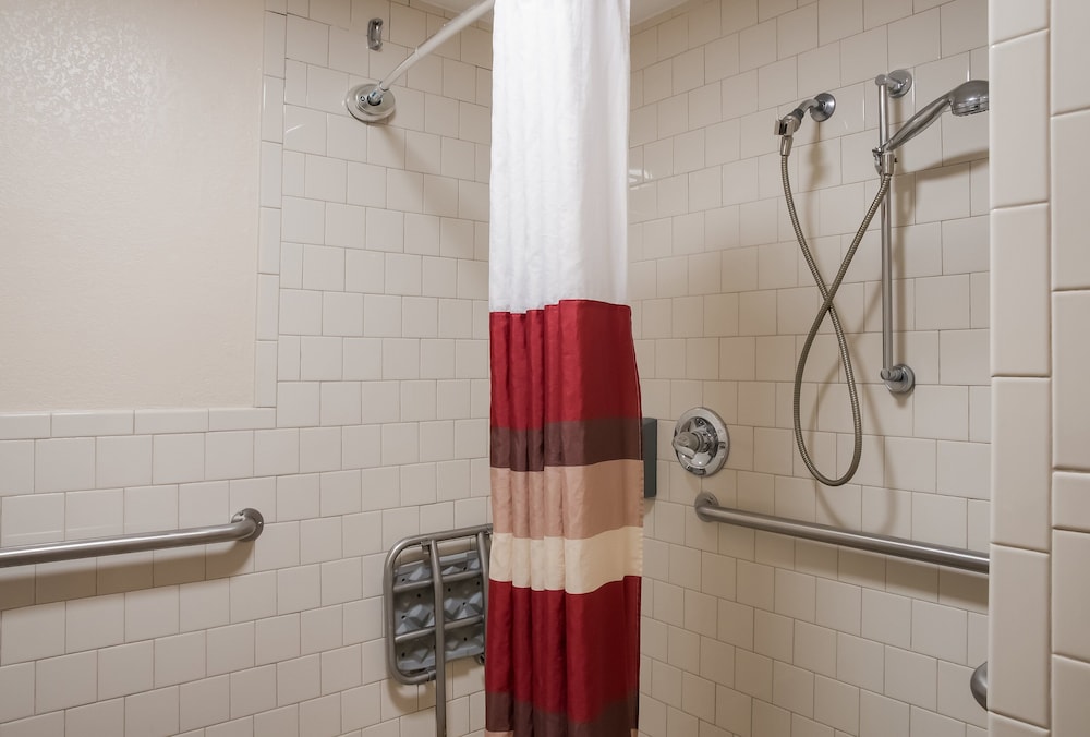 Red Roof Inn Tupelo - photo 37