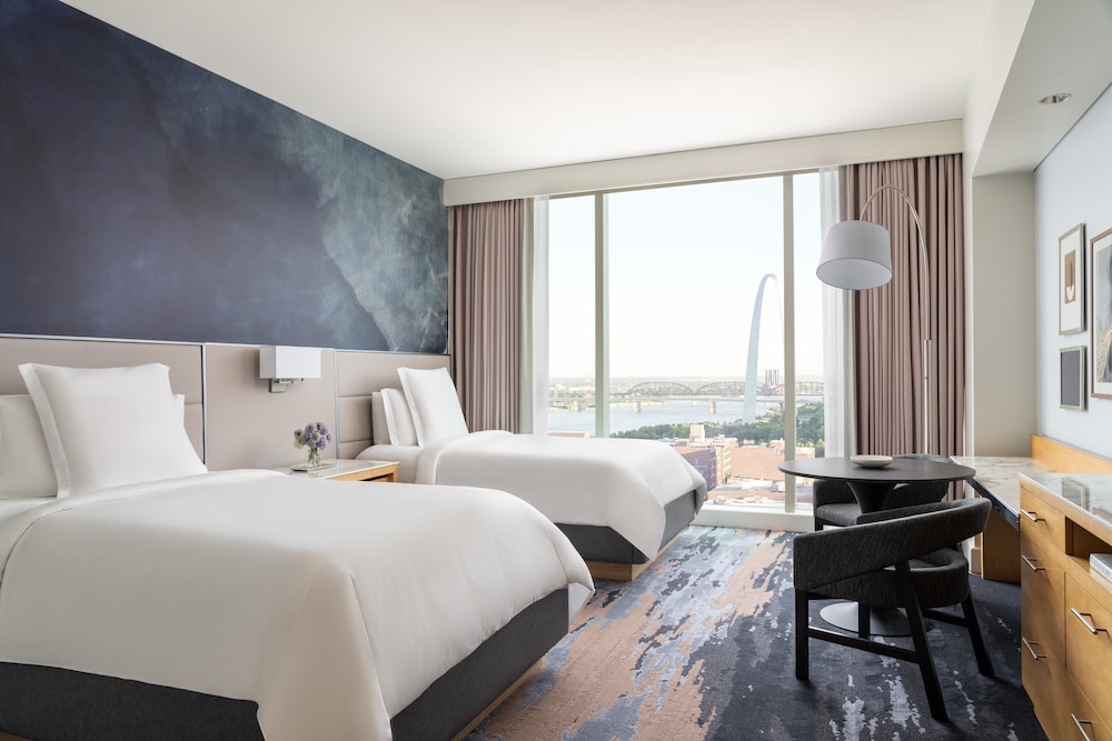 Four Seasons Hotel St Louis - photo 19