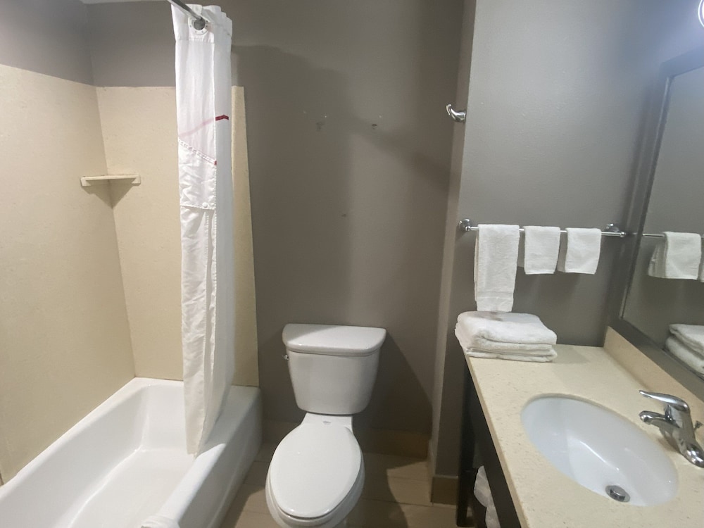 Red Roof Inn Pittsburgh Mcknight Rd - photo 20