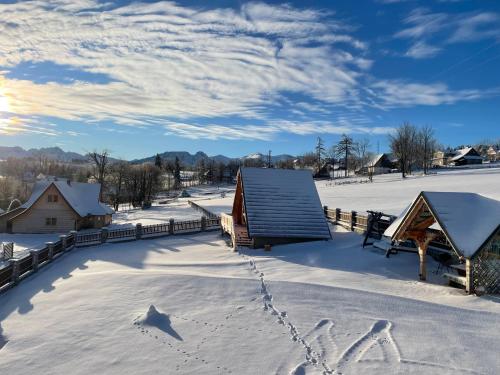 Domek Gorski Zakatek Z Jacuzzi in Poronin, Poland