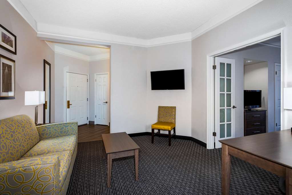 La Quinta Inn & Suites by Wyndham Denver Boulder Louisville - photo 21