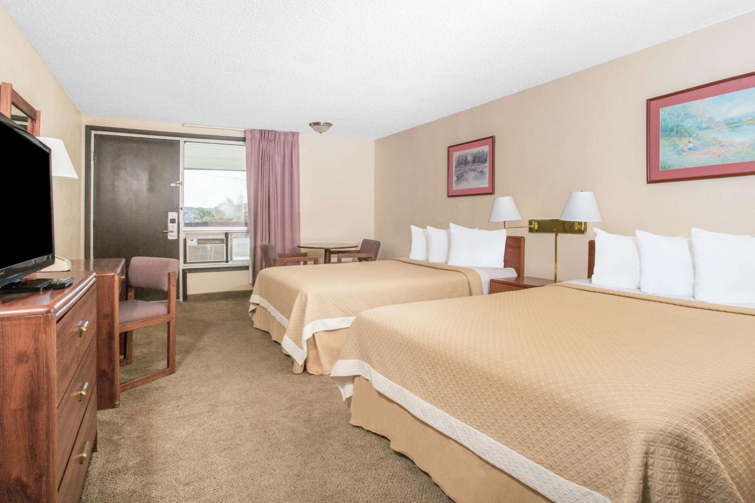 Baymont by Wyndham Rock Springs - photo 12