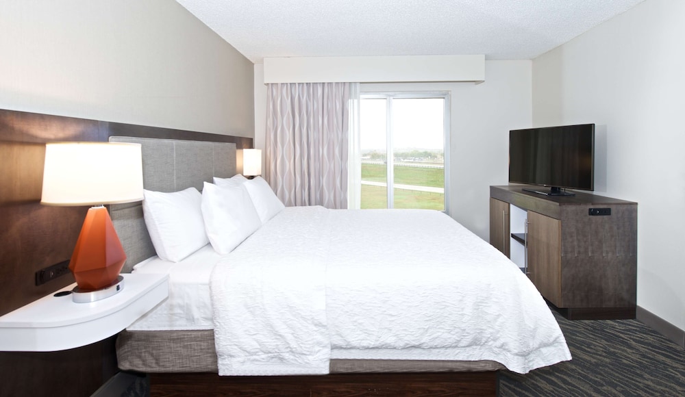 Hampton Inn & Suites N. Ft. Worth Alliance Airport - photo 14