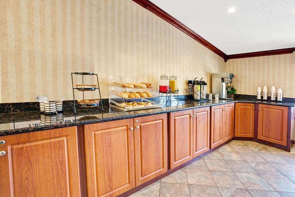 Knights Inn Madison Heights - photo 16