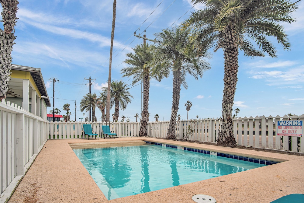 Beach Club 3 by Silver Sands Vacation Rentals — 4-Star Luxury Hotel in Port Aransas, United States