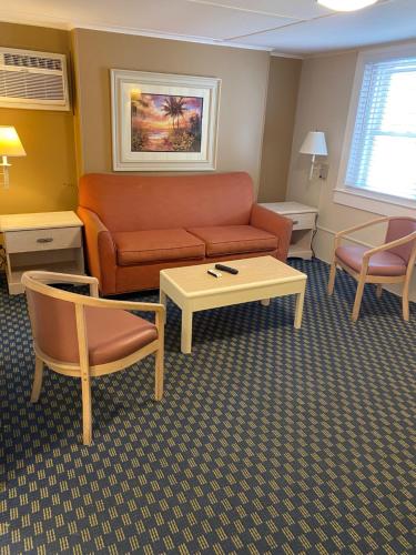 The Admiral Hotel Motel - photo 80