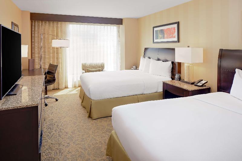 Hotel Zessa Orange County Airport a DoubleTree by Hilton - photo 77