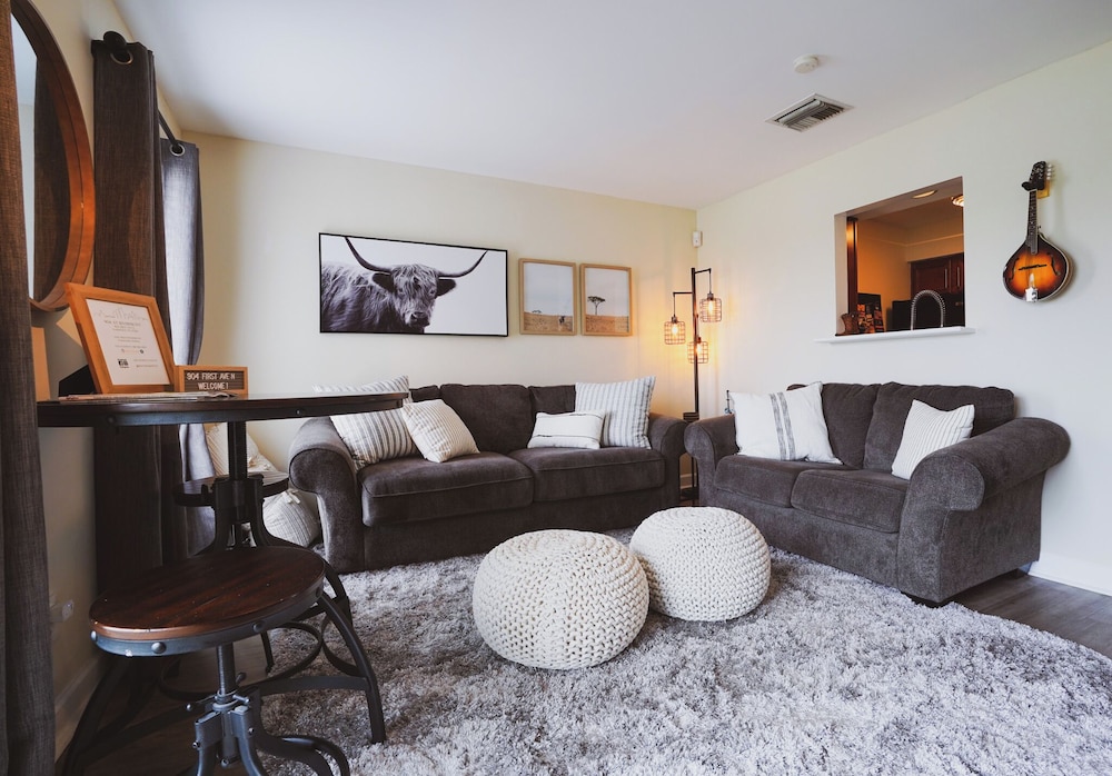 Riverfront Comfort — 4-Star Luxury Hotel in Nashville, United States