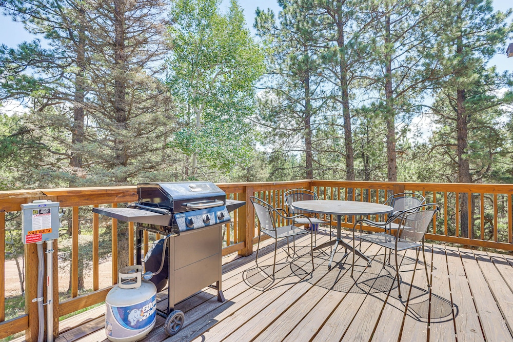 4 Mi to Angel Fire Resort: Retreat w Hot Tub - photo 26
