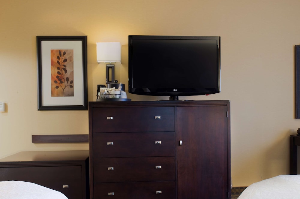 Hampton Inn & Suites Vineland - photo 10
