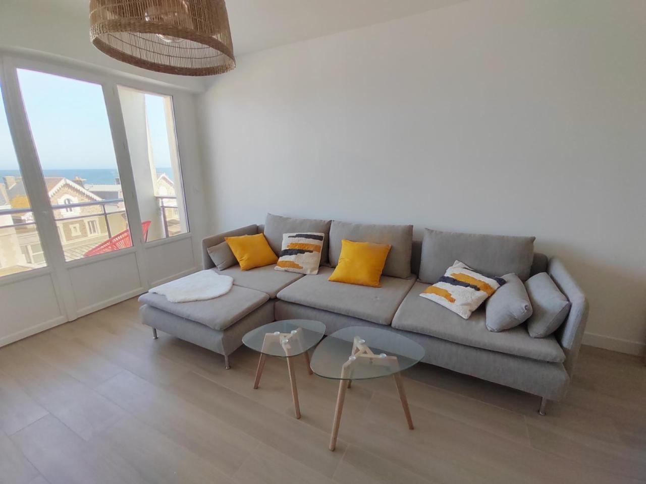 Ker Romain Sea View 3 Bedrooms Appt — 4-Star Luxury Hotel in Saint-Malo, France