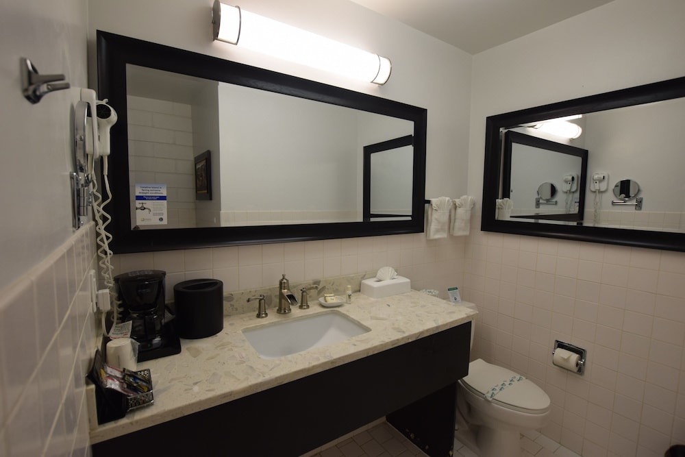 Catalina Courtyard Suites - photo 31