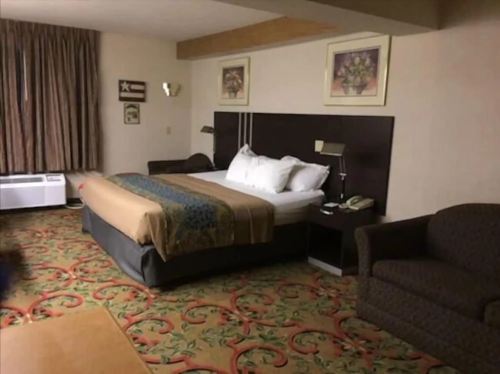 Pleasant Stay Inn & Suites Brooklyn - photo 16