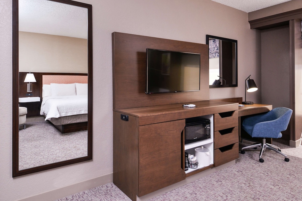 Hampton Inn Albuquerque University Midtown - photo 7