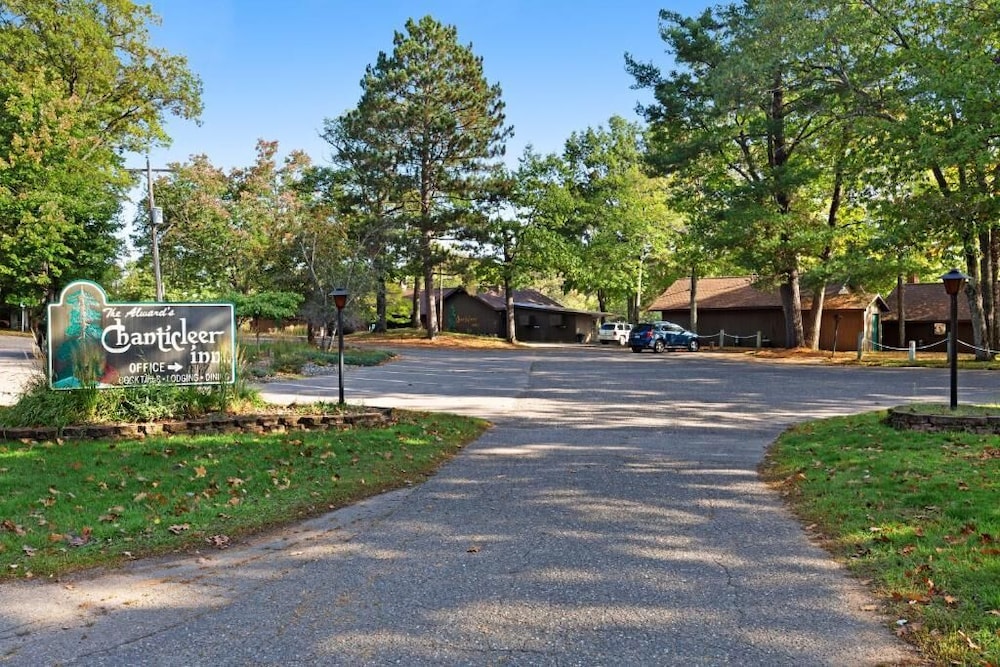 Chanticleer Inn - photo 39